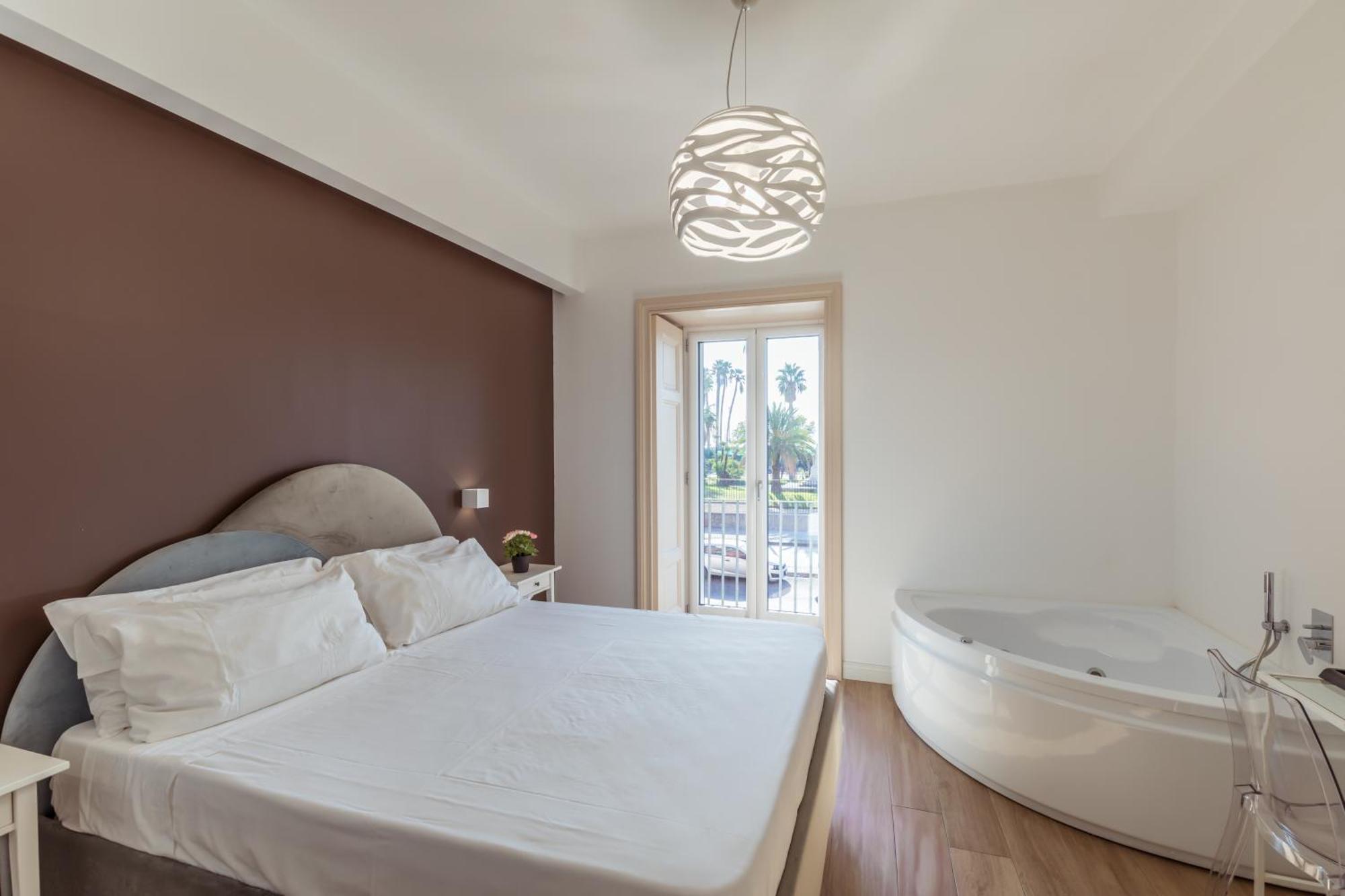 Suite Riviera 84 Наполи Екстериор снимка