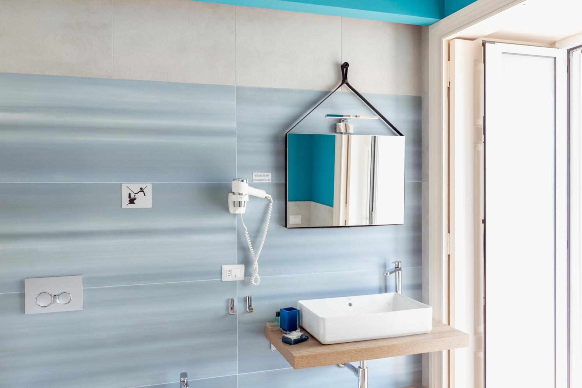 Suite Riviera 84 Наполи Екстериор снимка