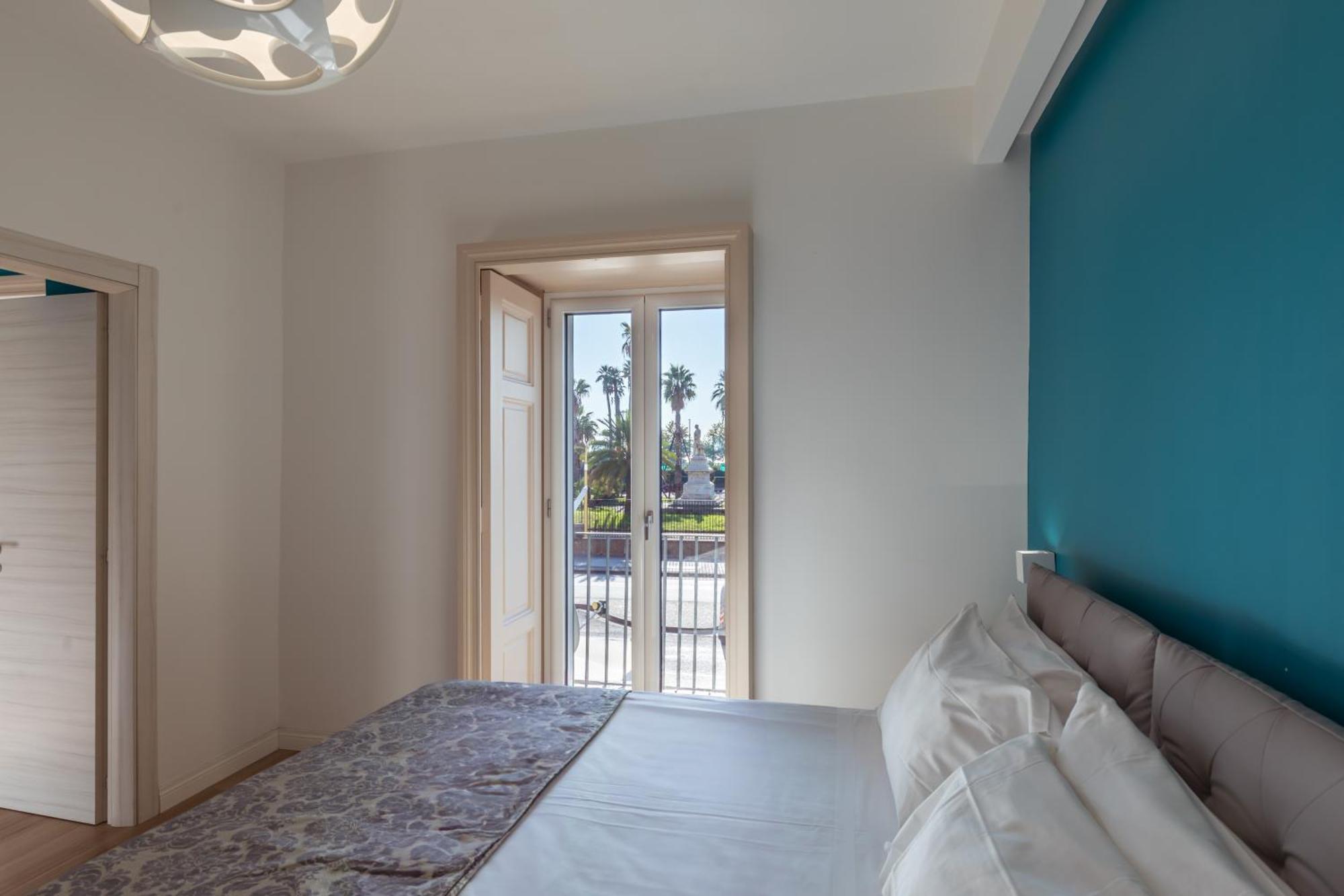 Suite Riviera 84 Наполи Екстериор снимка